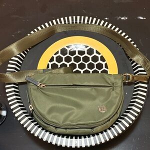 lululemon athletica Olive Green Waist/Crossbody Belt Bag